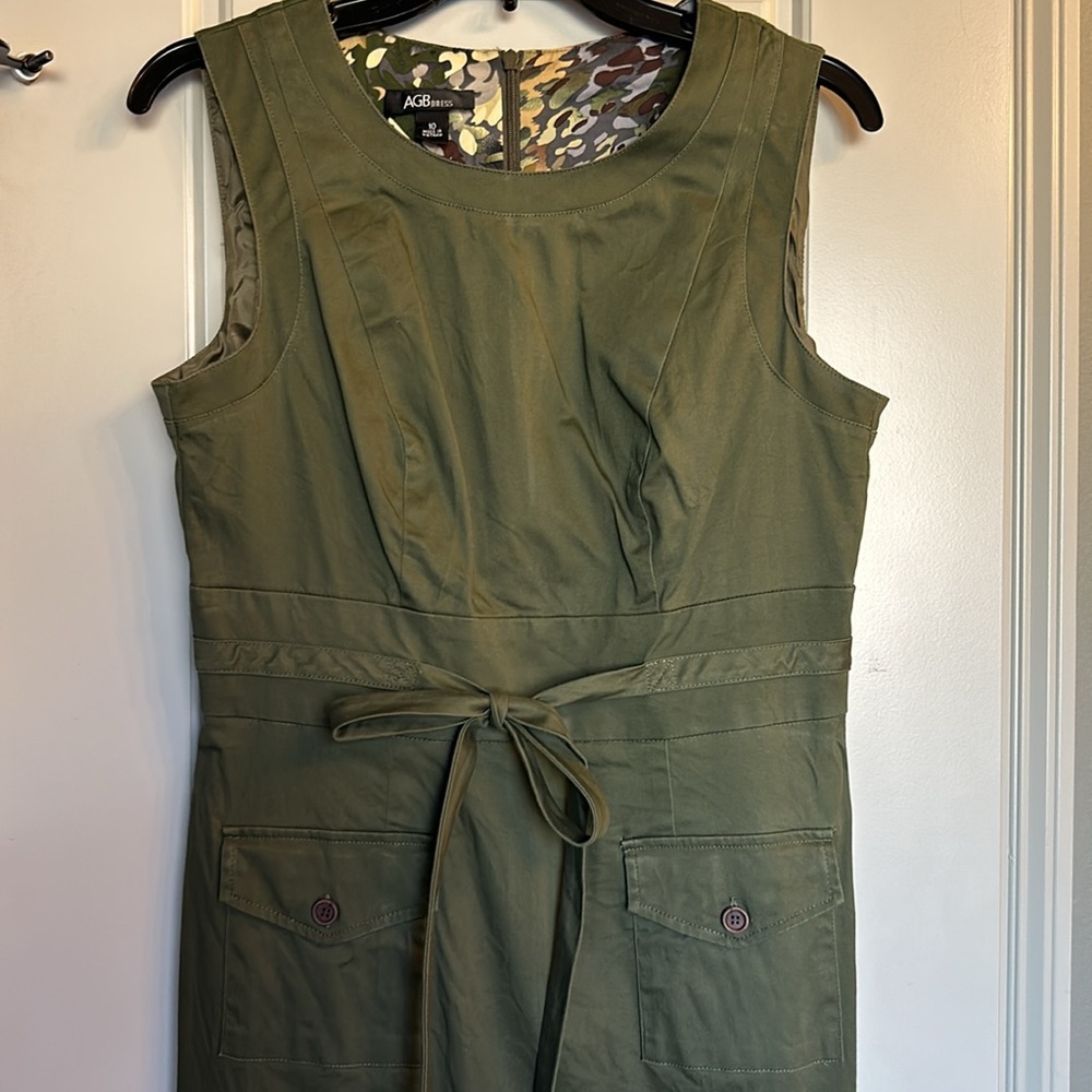 Women’s dress - Picture 2 of 4